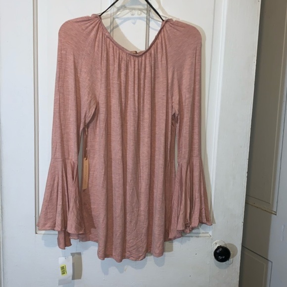 Gibson Latimer Soft Pink Bell Sleeve Long Sleeve Tunic Top - Picture 2 of 5